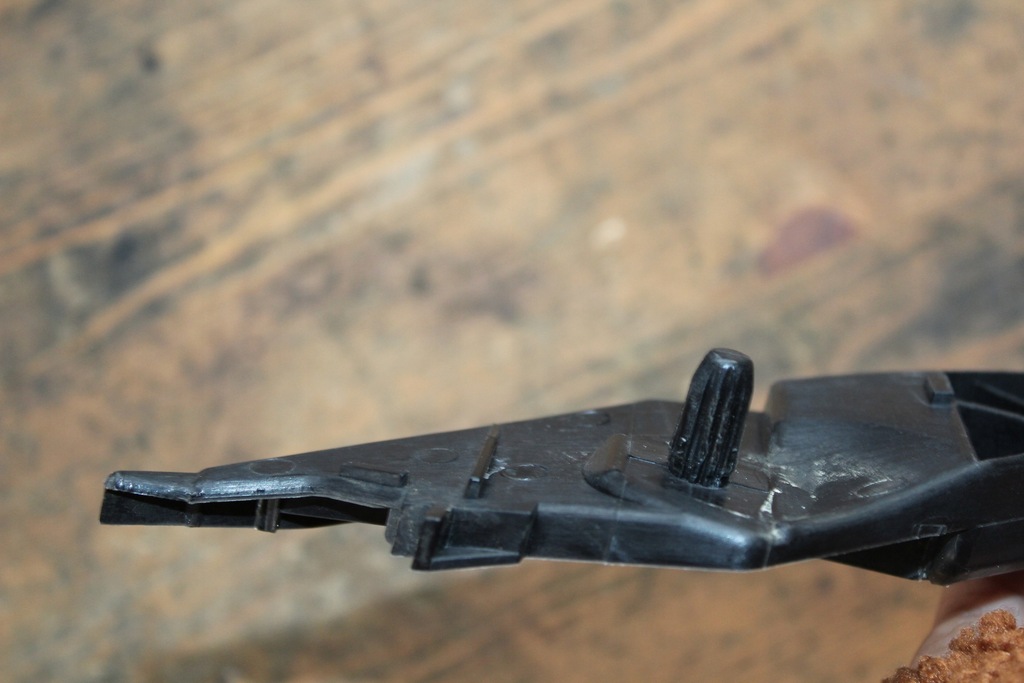 фото №9, Направляющая бампера правый задняя avensis verso комплект