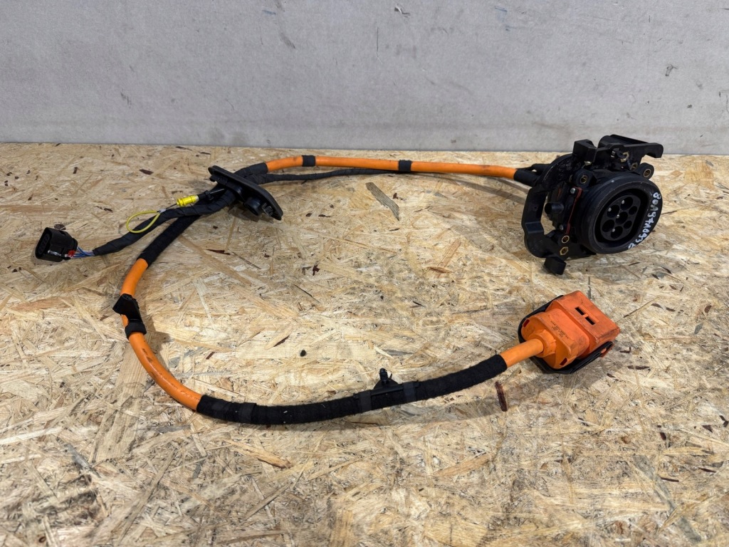 Купити Audi q5 80a роз'єм заряджання plug in 80a971093e