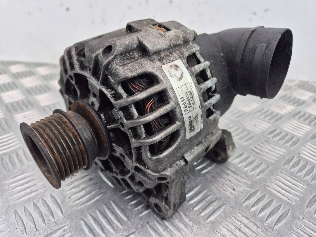 Купити Bmw x5 e53 3.0i генератор 7551253 m54b30