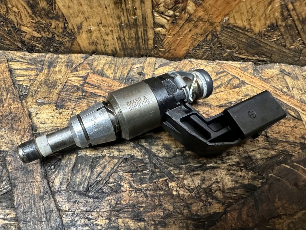 Купить Форсунка vw audi 1.4 tsi 03c906036j