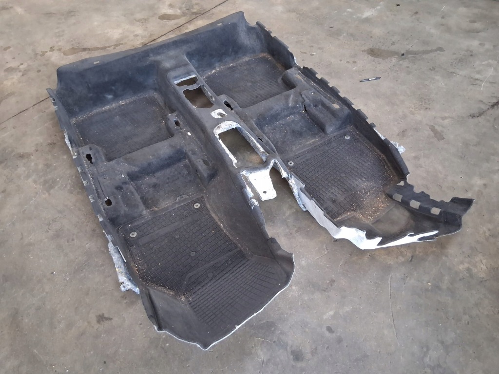 Купить Обшивка dywam vw passat b8 kombi 3g1863368j