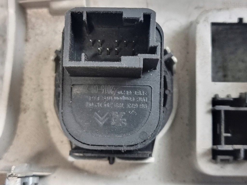 фото №12, Панель регулировки зеркал высоты света оригинальный номер 9674382577 peugeot 301 16r