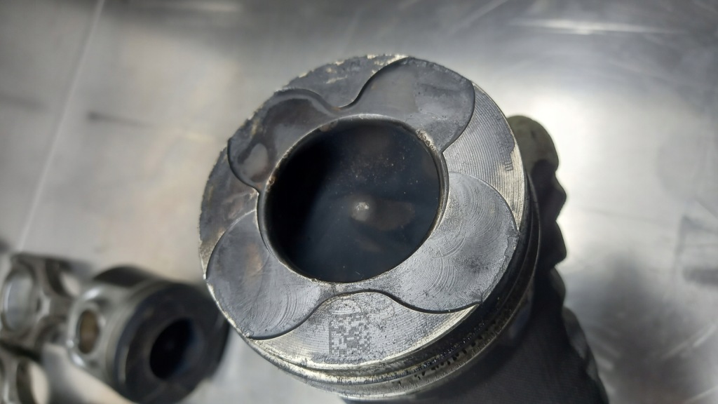 фото №5, Шатунные шатуны поршни volvo 2.4 d5 d5244t15 комплект