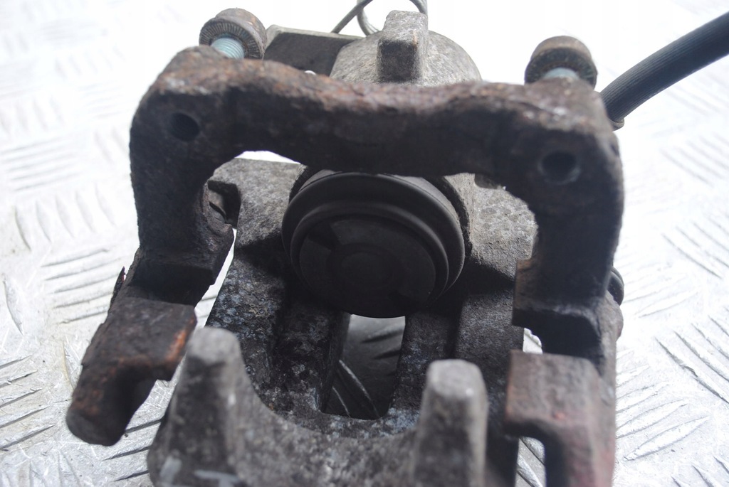 фото №4, Супорт лівий задня + скоба vw bora golf iv audi a3