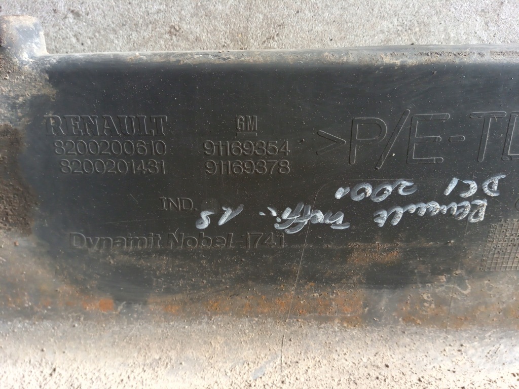 фото №13, Бампер задня renault trafic vivaro 8200200610 8200201431 91169354 91169378