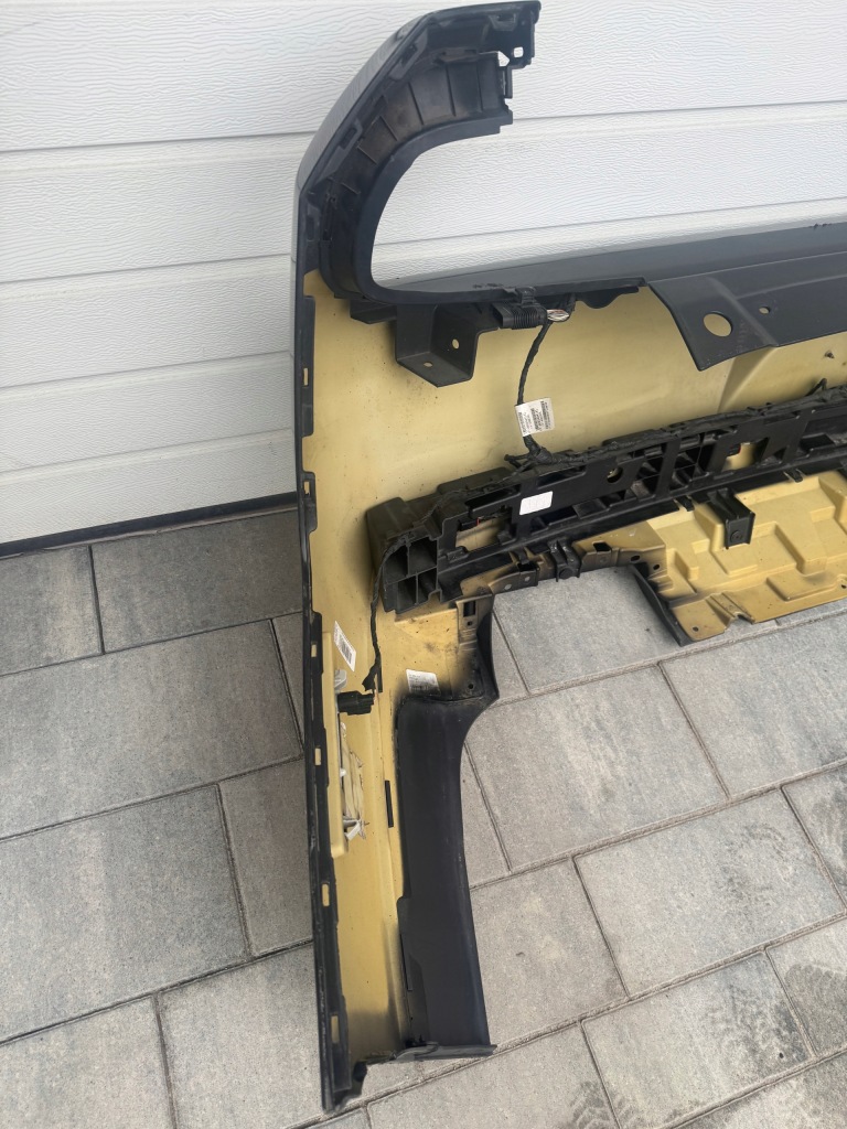 Dodge challenger задний бампер комплектный  2015+ Киев