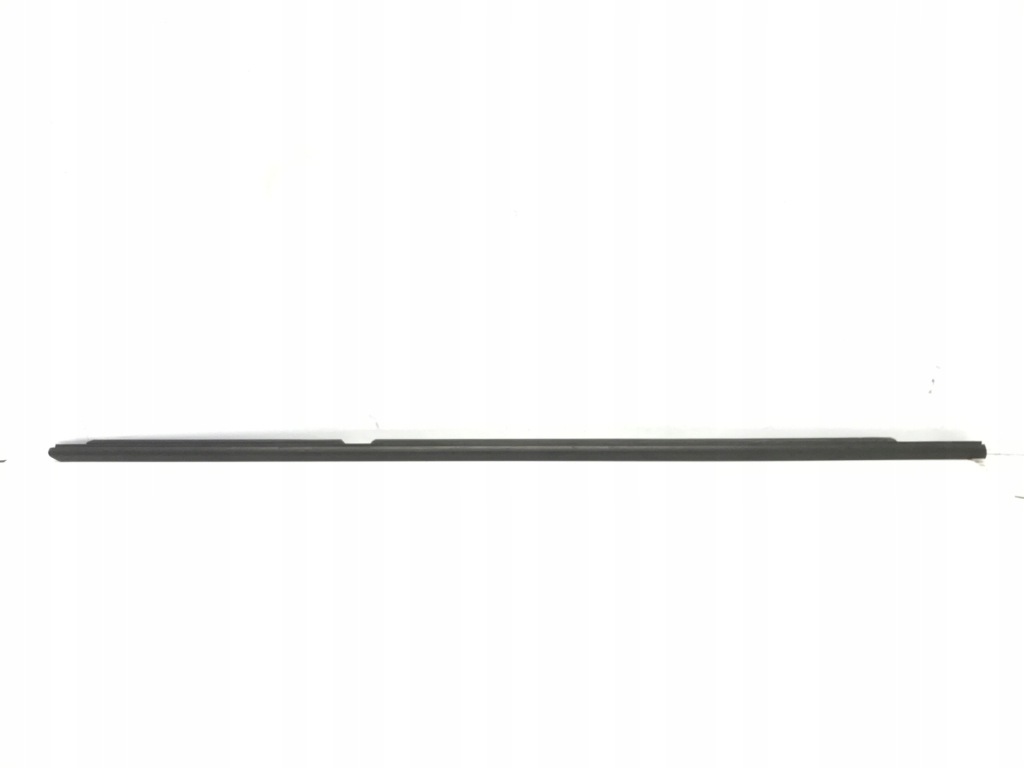 фото №1, Bmw f20 молдинг уплотнитель стекло перед левая