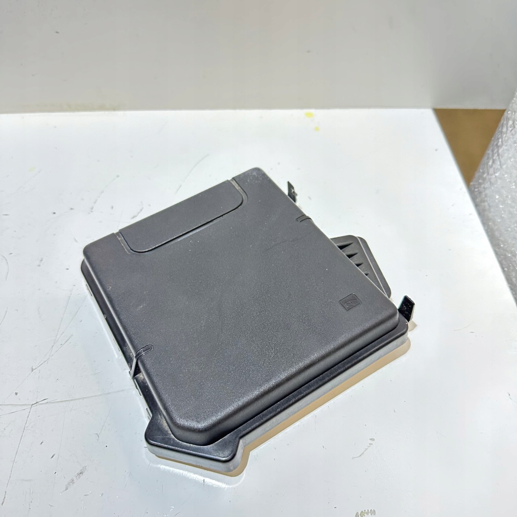 фото №1, Renault zoe корпус корпус коробка 284b81518r