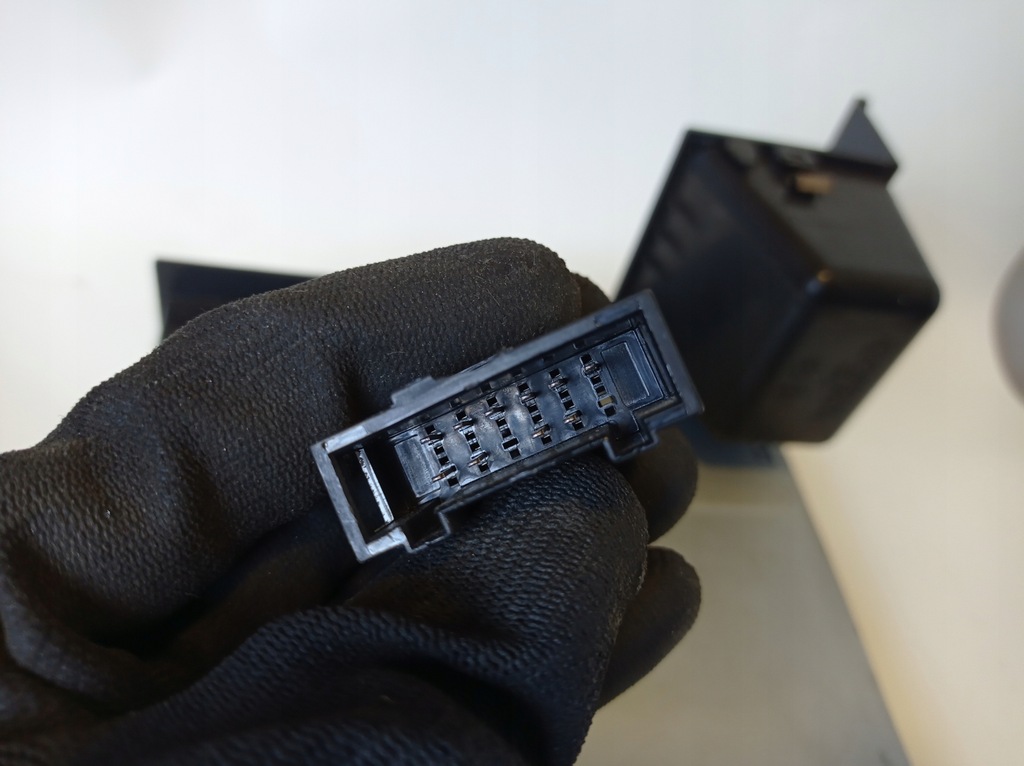 фото №8, Чейнджер дисков cd vw touran 1t0035110a