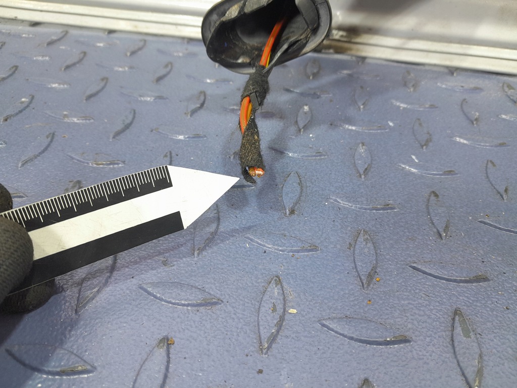 фото №7, Bmw x5 e70 борт доводчик крышки багажника 354