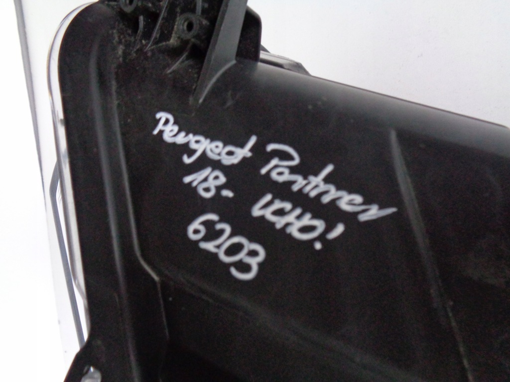 фото №8, Лампа левая фара peugeot partner 18-