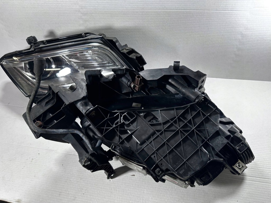 Q5 sq5 8r рестайлинг  фара правый  левая ксенон led некорректируемый 8r0941006c 8r0941005c Недорого