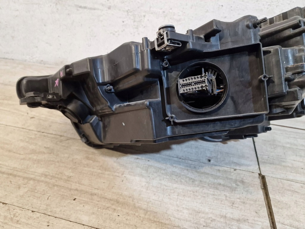Audi e-tron лампа права full led 4ke941040 Ціна