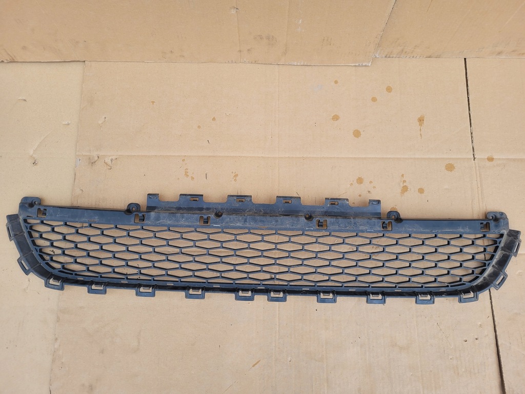 фото №1, Land rover discovery sport решётка средняя