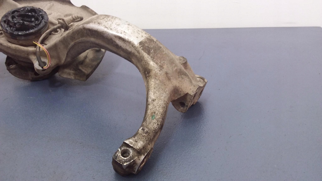 фото №5, Audi a4 b6 2.0b поворотный кулак перед правая 8e0407242b