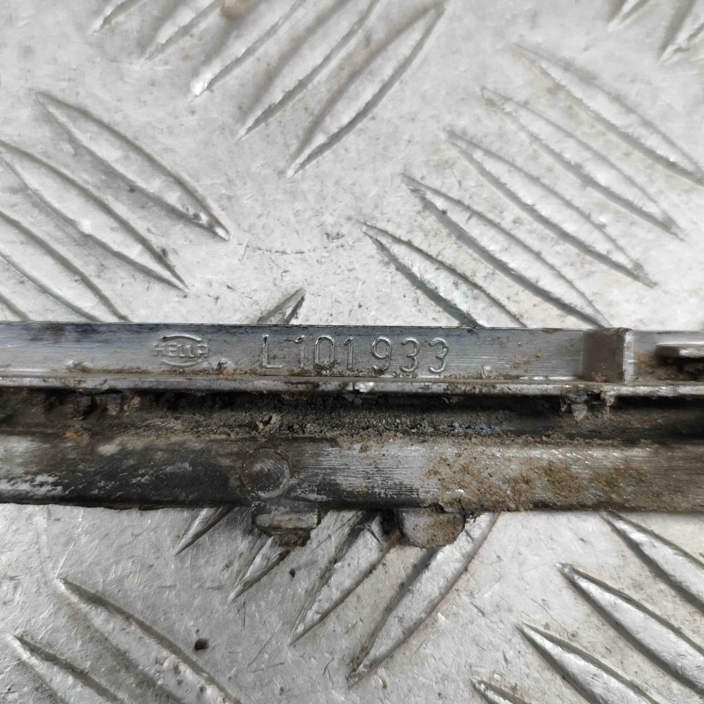 Защита задние левый лампы mercedes-benz /8 w115 a1158260159 29439462 1968 Киев