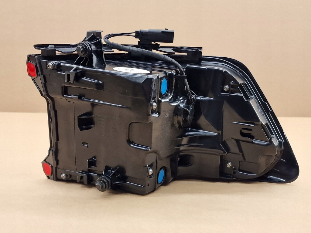 фото №2, Правая лампа задняя polestar 2