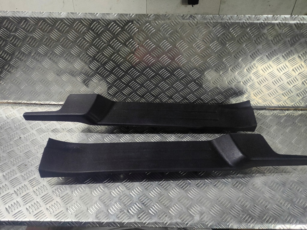 фото №1, Накладка порог порог внутренний правый левый toyota sienna xl40 2021