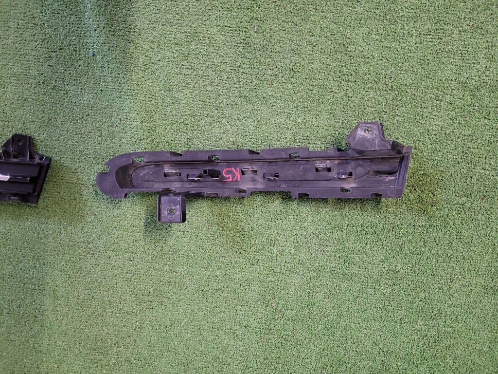 Volvo v40 lift решётка с хром заглушка бампера правая хром 31347043 oem в Украине