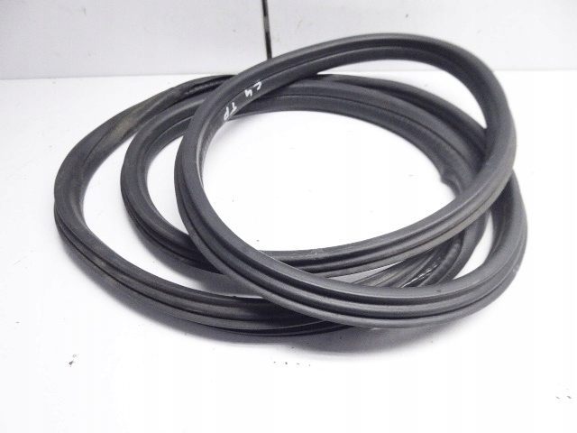 фото №1, Citroen c4 i 04r- прокладка двері задня права hb