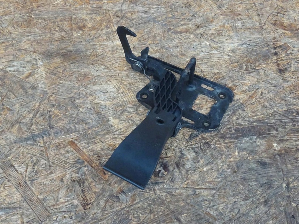 фото №12, Audi s5 a5 8t a4 b8 замок засов капот 8t0823480