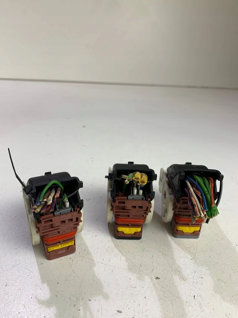 фото №5, Разъёмы штекер колодка коробка предохранителей bsm r09 peugeot 207 citroen c