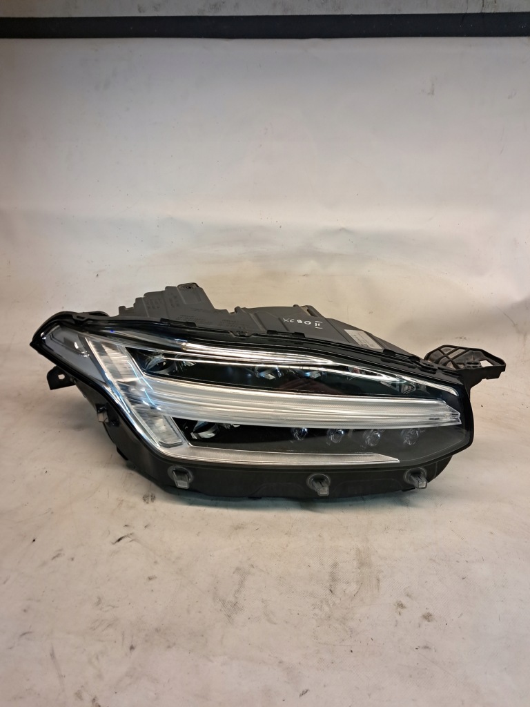 фото №1, Лампа правая перед mid led volvo xc90 ii 31655815