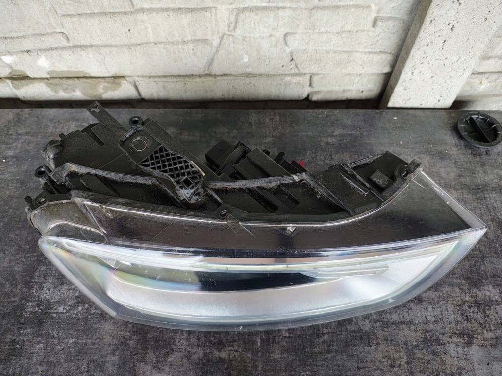 Audi q3 фара правий перед 8u0941006 в Україні