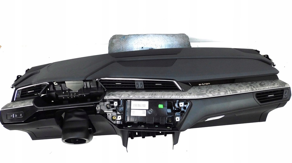 фото №9, Audi e-tron панель приладів приладова консоль 4kl857051