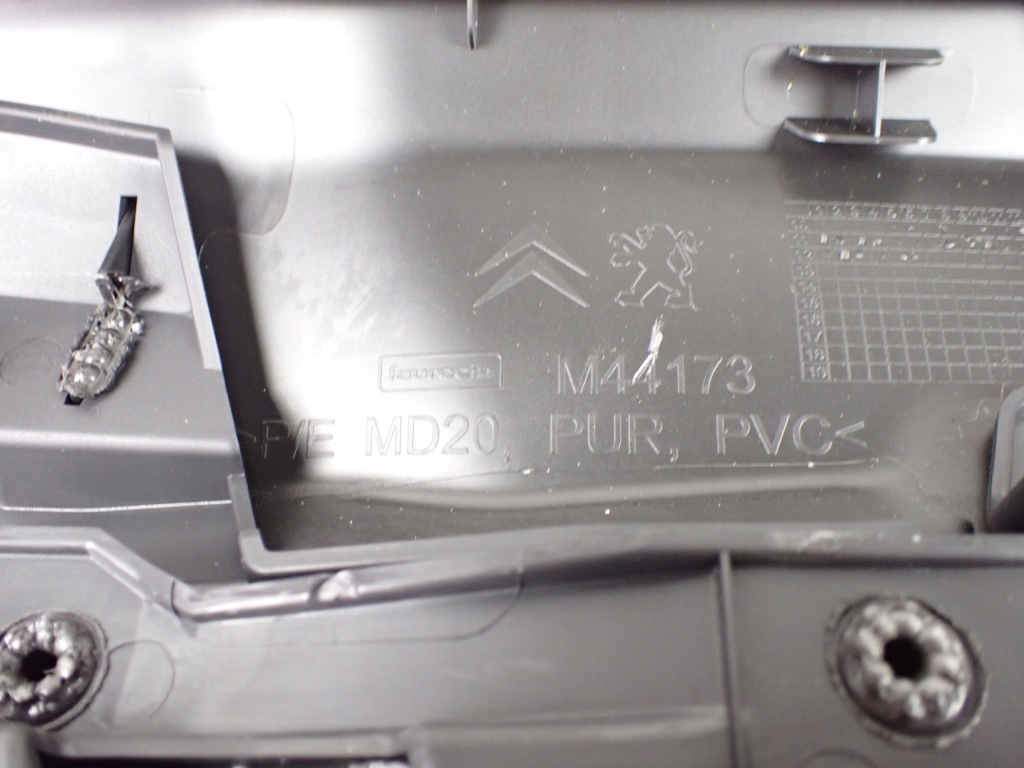 фото №16, Обшивка дверь левый перед citroen ds5 hybrid europa