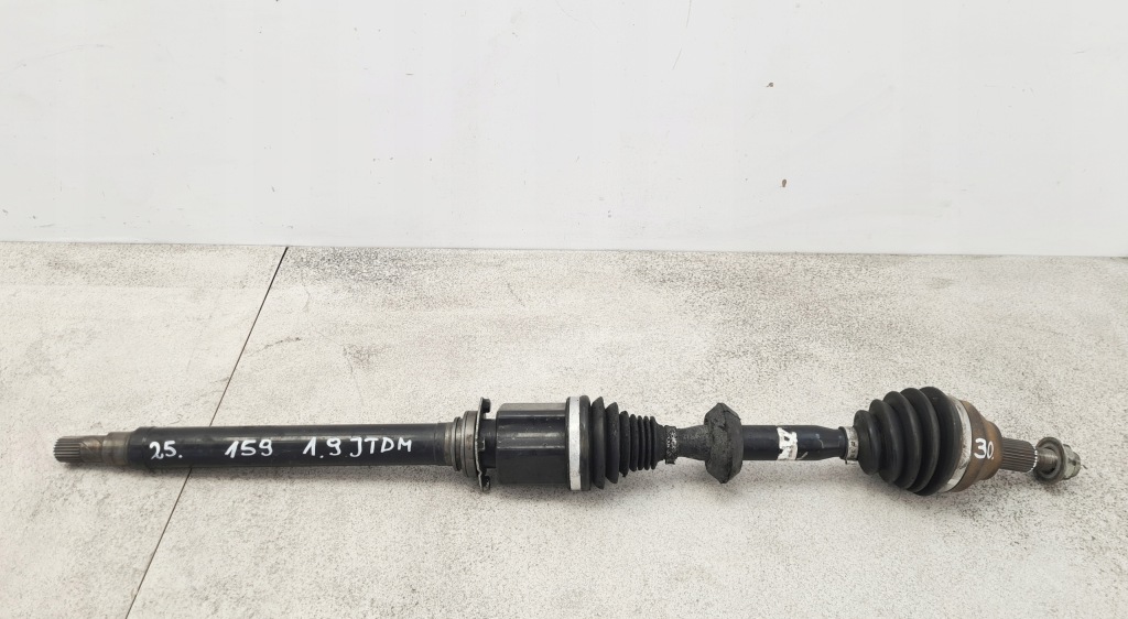 Купить Alfa romeo 159 1.9 jtd приводной вал правая