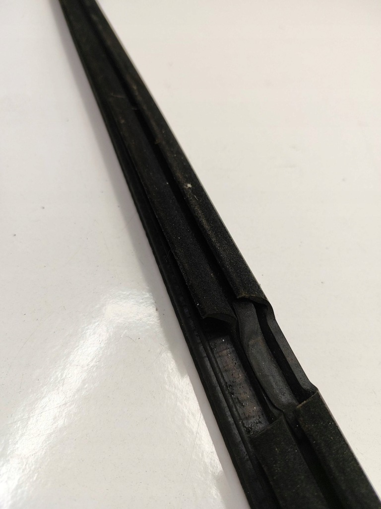 Peugeot 508 2 2021 задній сторона правий гумовий прокладка скло двері задніх Недорого