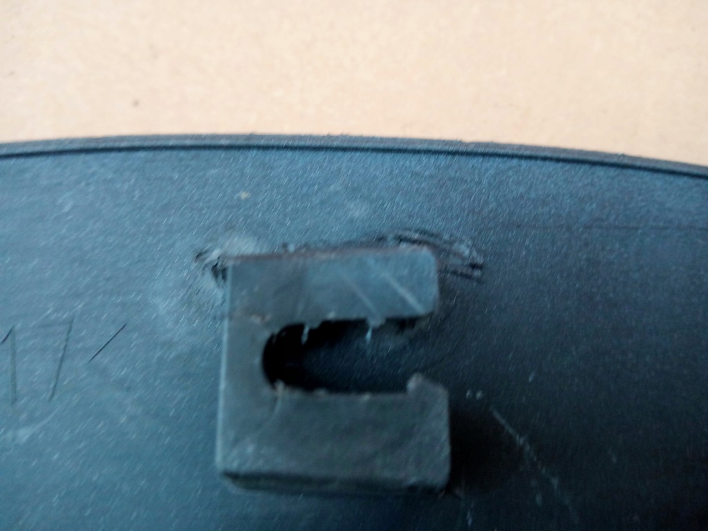 фото №12, Maserati levante права молдинг крила перед 670049023 dx