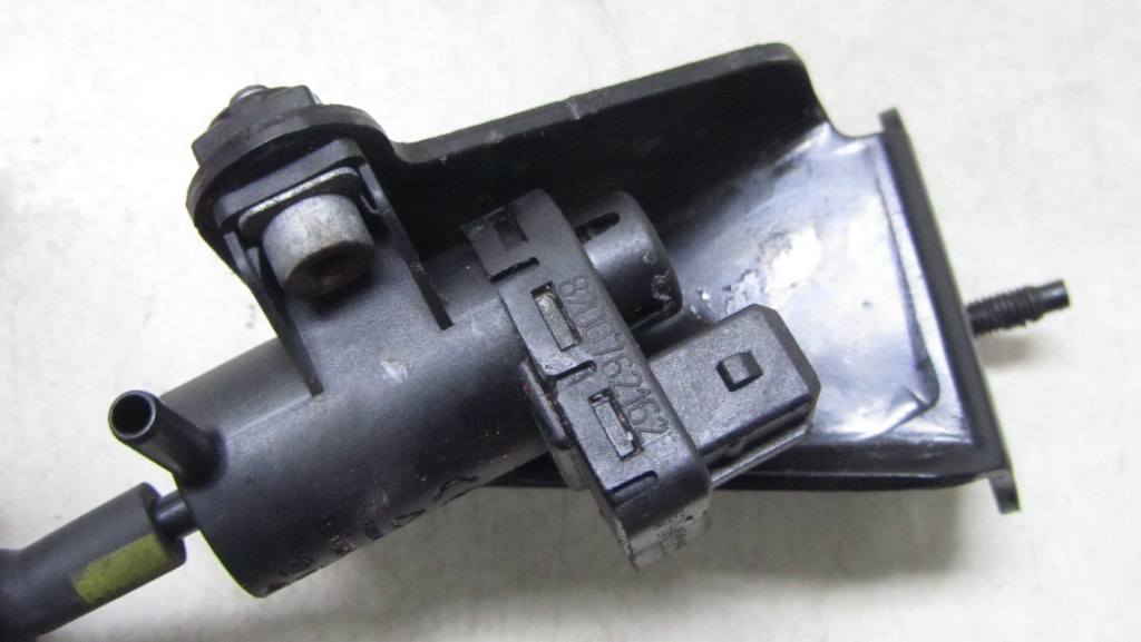 Mercedes c-klasa w205 1.6d клапан вакуумa 8200762162 14- с Разборки