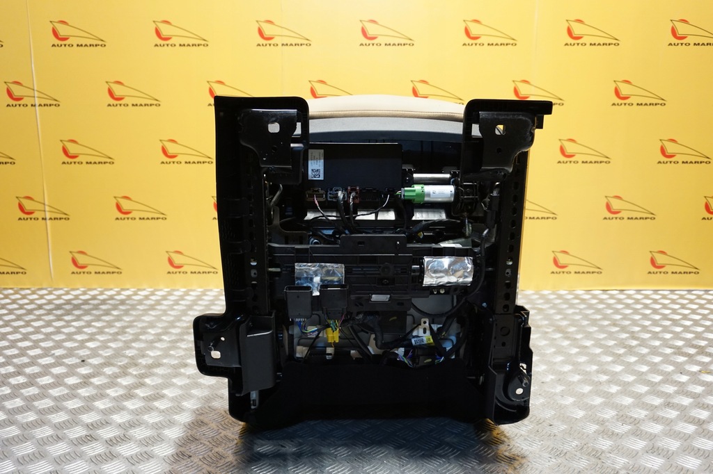 фото №7, Lincoln corsair 2020 - сиденье перед правый пассажира передний