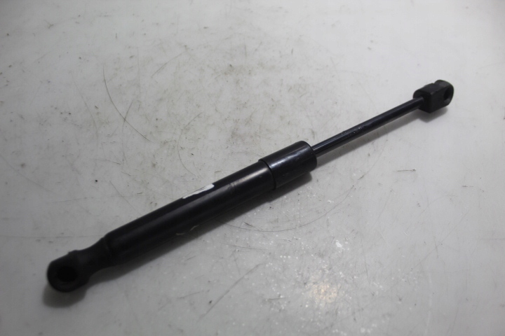 фото №3, Амортизатори кришки mazda 6 ii