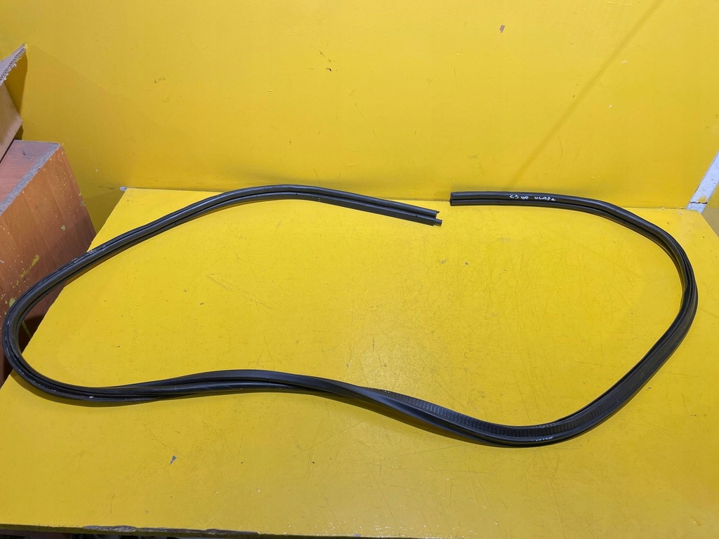 фото №5, Ford fiesta - прокладка крышки багажника