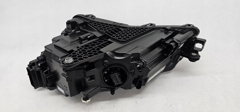 Skoda superb 3 рестайлинг  3v0 фара перед правый  full led crystal lighting Оригинал