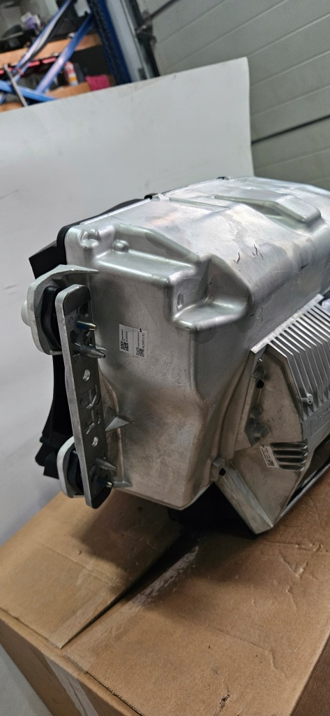 фото №7, Дисплей head up id.4 e-tron 89b919617d демонтаж