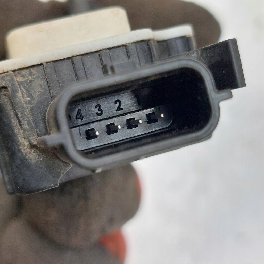 фото №8, Renault arkana 1,3tce моторчик жалюзі 6477r1013a