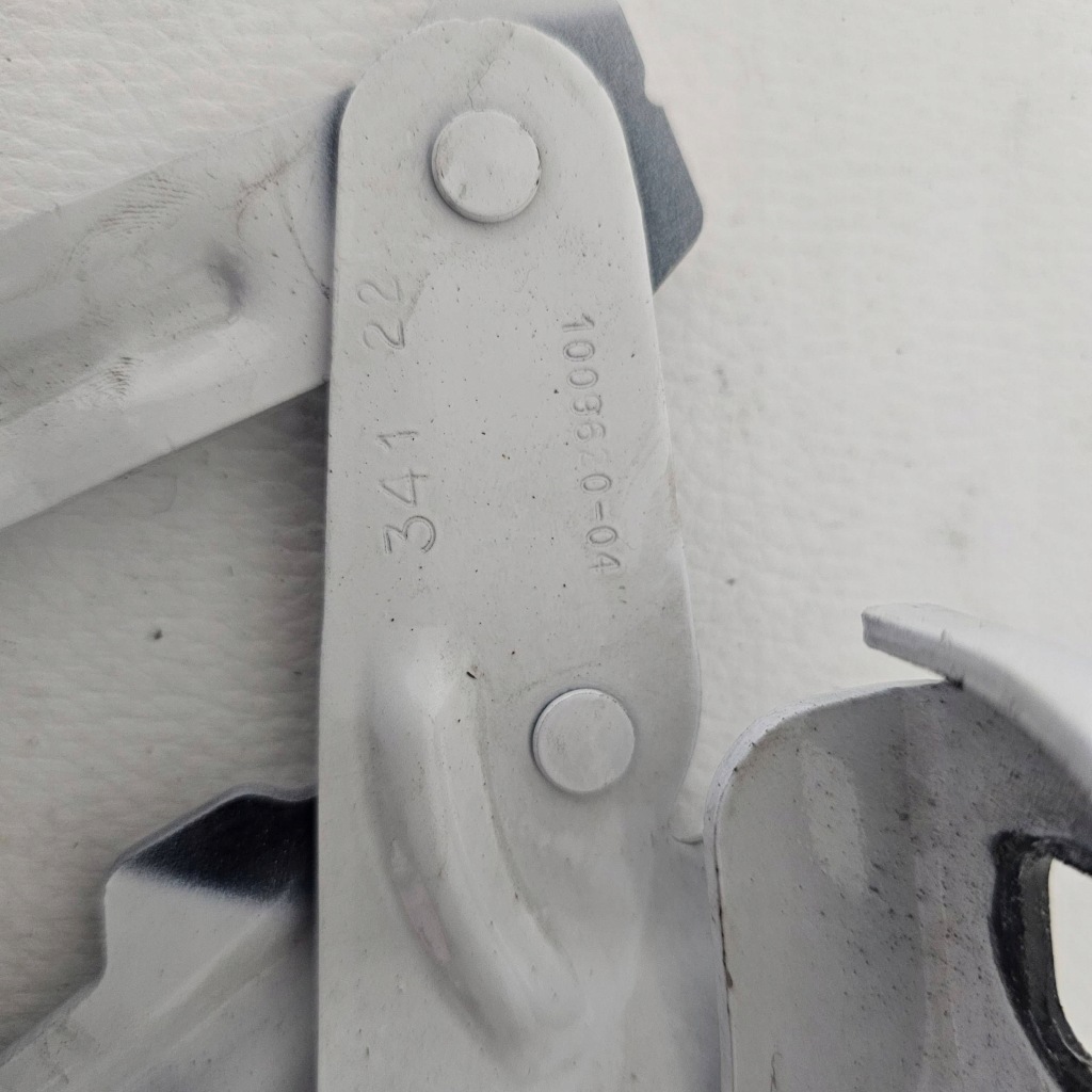 фото №7, Петля патрон левый капот tesla model x plaid 2022r 1009620-04