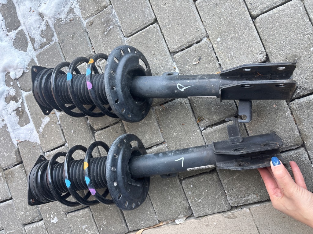 Купить Амортизатор перед ds3 crossback правый левый