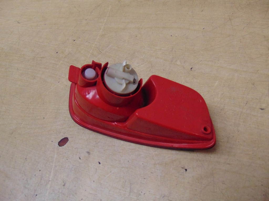 фото №12, Лампа задняя противотуманная правая hyundai santa fe ii 92409-2b000