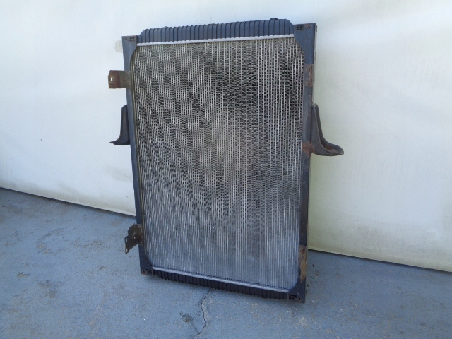 Renaut premium dci радиатор 7420775792 с Разборки