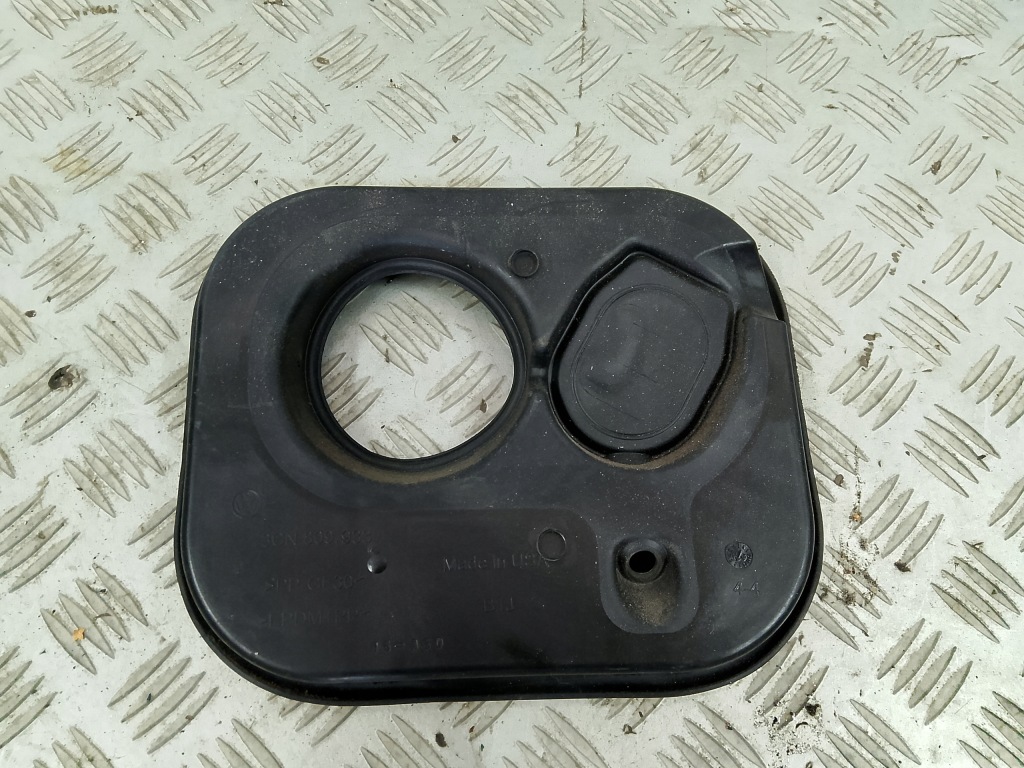 фото №1, Vw atlas cross lift 2021 вкладка внутренняя заливной топлива 3cn809933