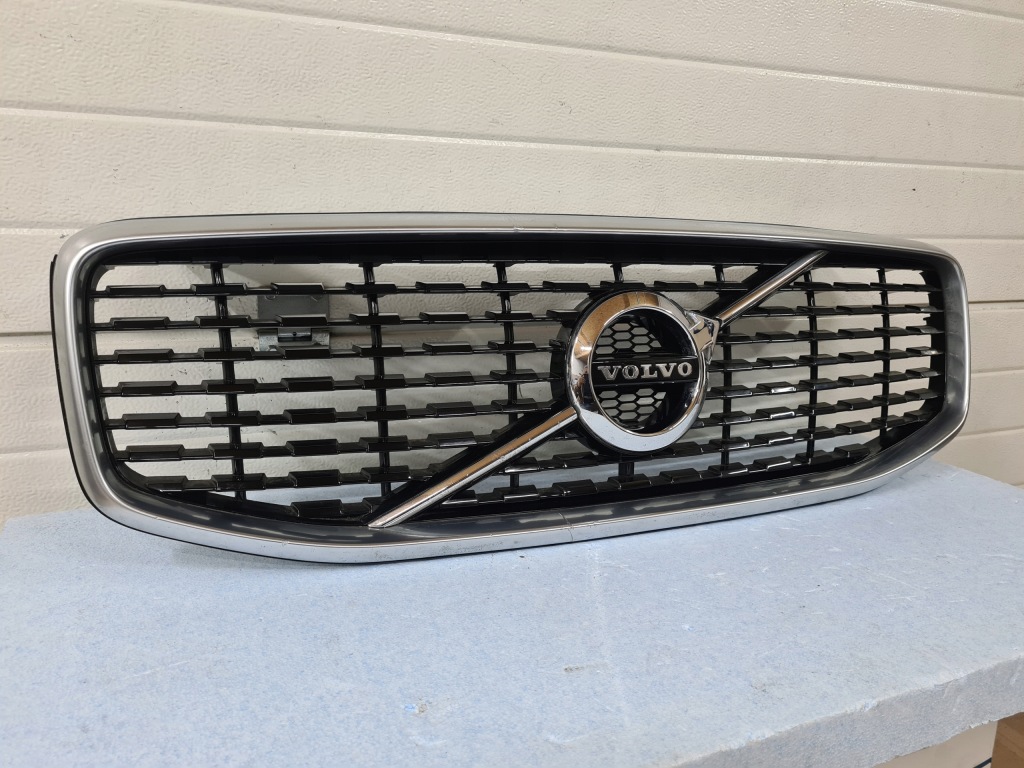 фото №3, Решітка радіатора решітка радіатора volvo xc60 ii 2 r-design r design