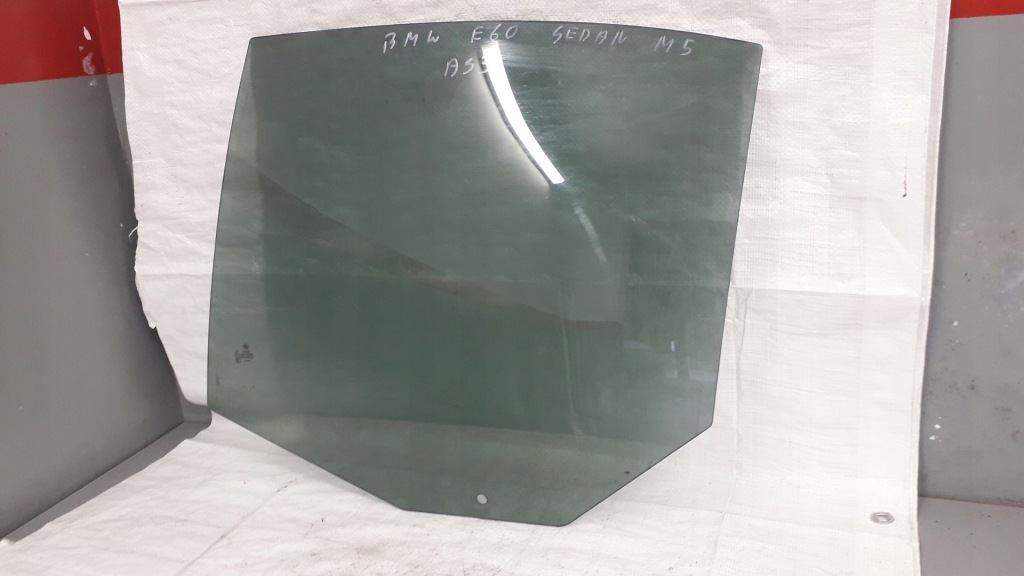 Купить Стекло дверь левая задняя bmw m5 e60 седан