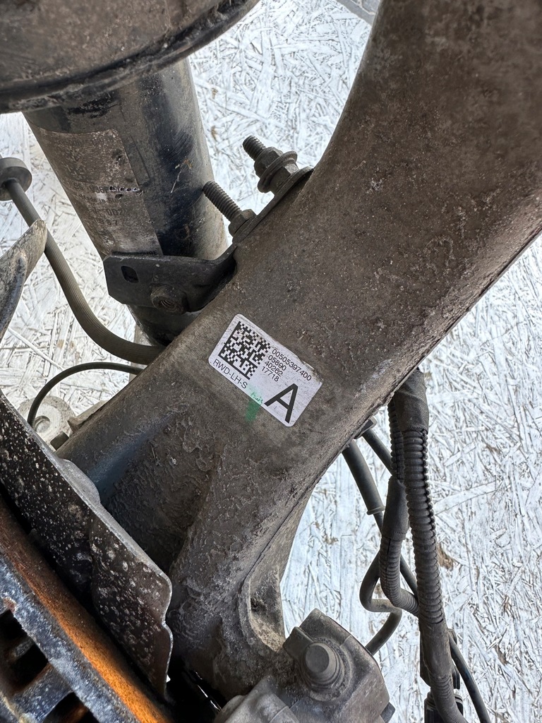 фото №5, Giulia подвеска поворотный кулак амортизационная стойка левый перед