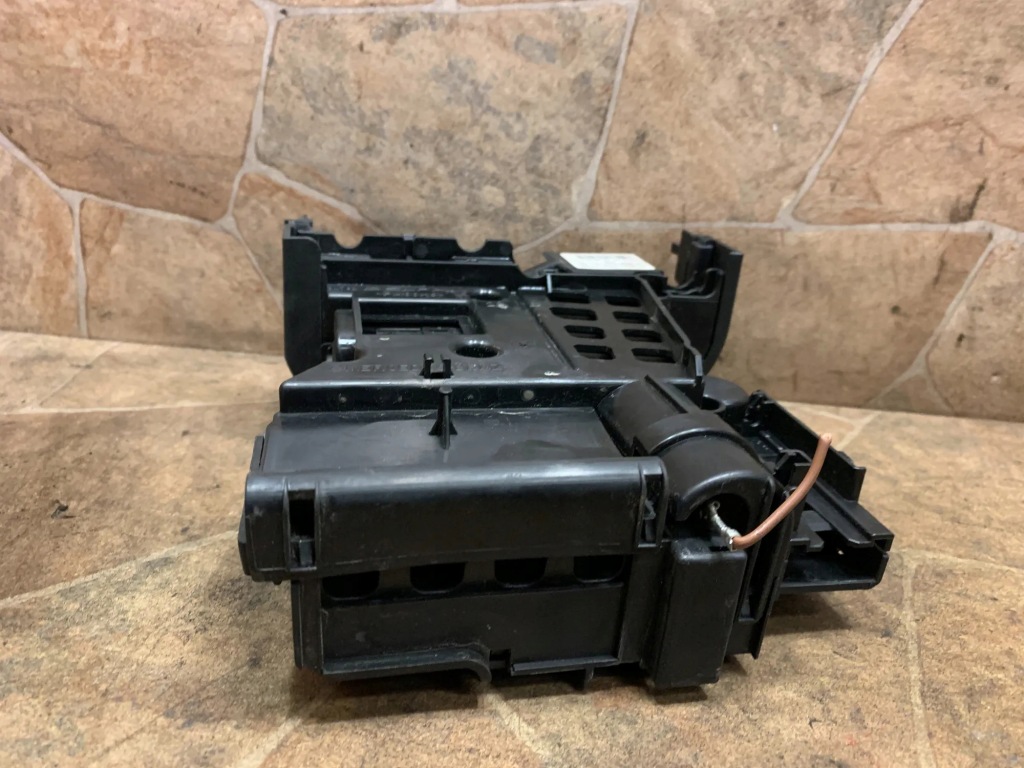 Коробка запобіжників mercedes-benz c w204 a2045401150 2.1l дизель 125kw Зі Шроту