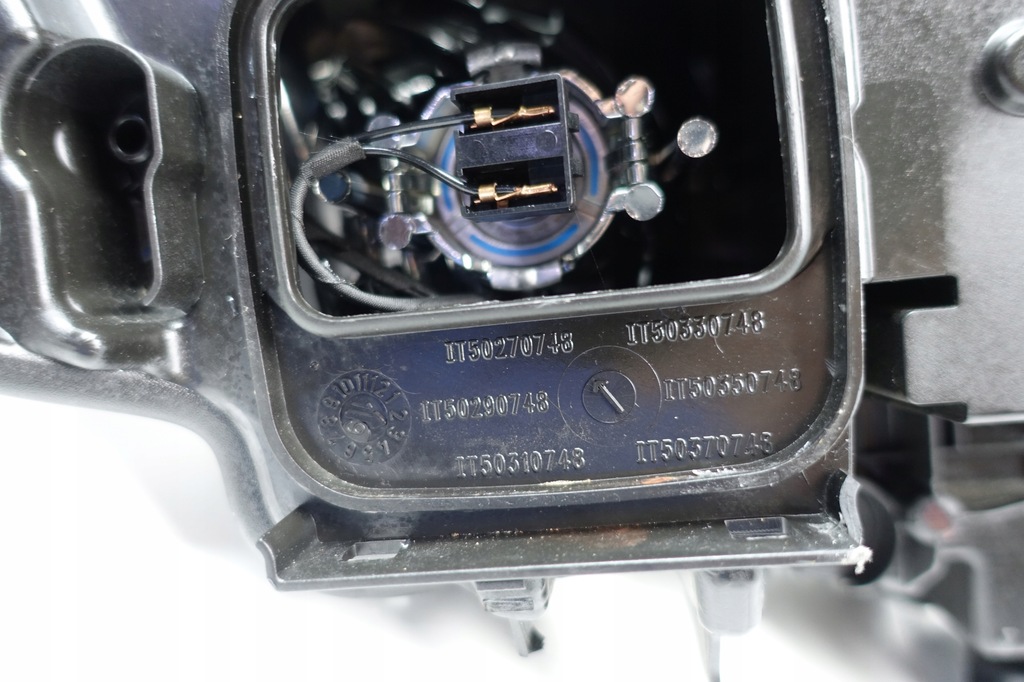 фото №13, Лампа левый перед передняя iveco stralis h7 led 58024392800